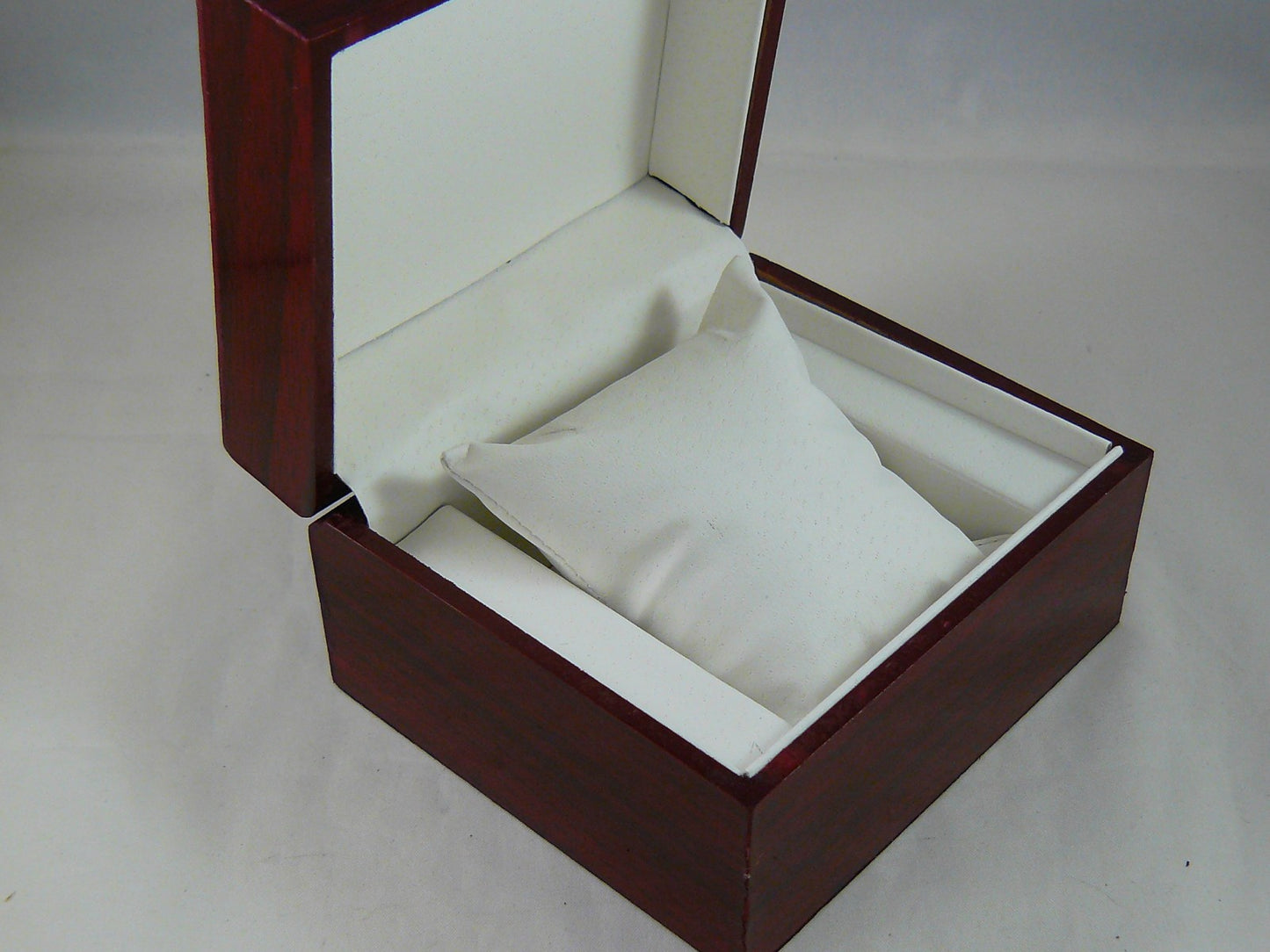 New watch box Rose wood, white leatherette pillow inside, Free quick shipping from EU